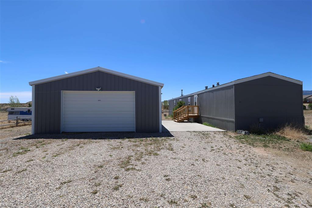 24 Oak Dr