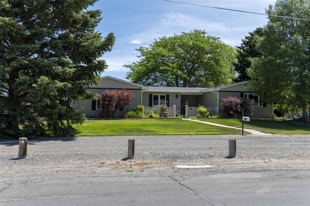 807 Road 8 1/2
