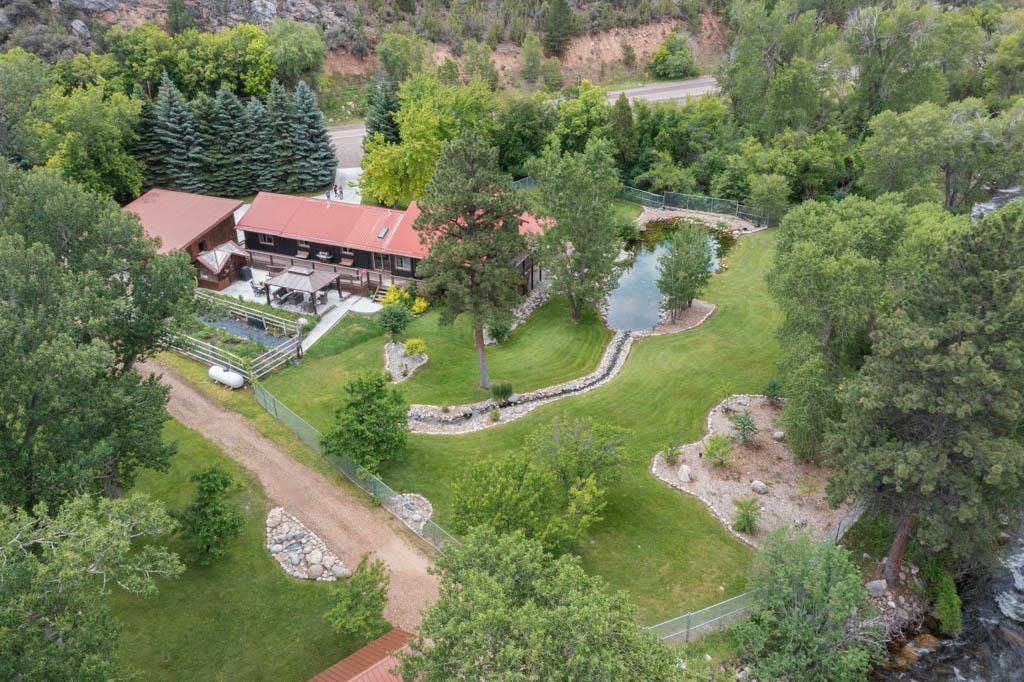 3239 Hwy 16 E