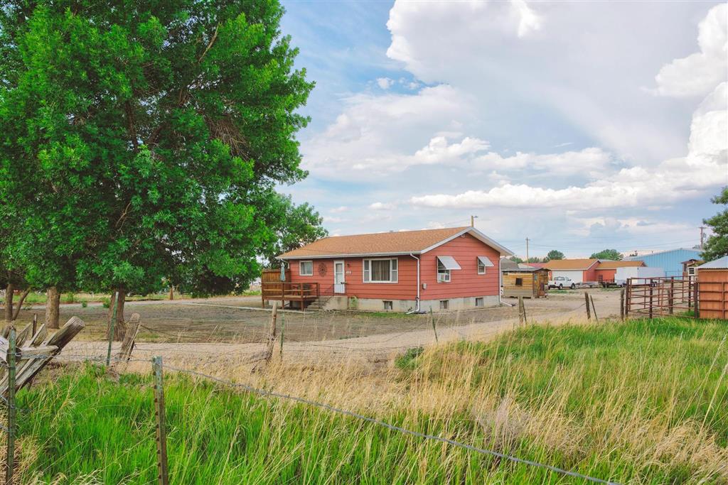302 W Rocky Rd