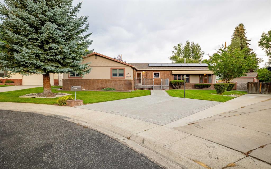 1225 Meadow Ln Ct