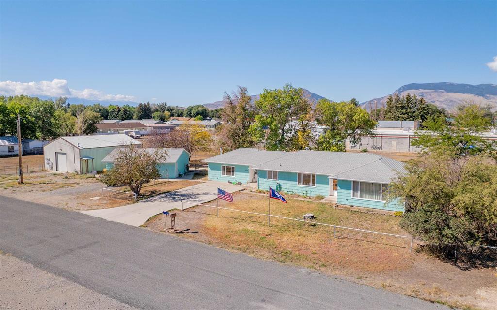405 Warren Rd