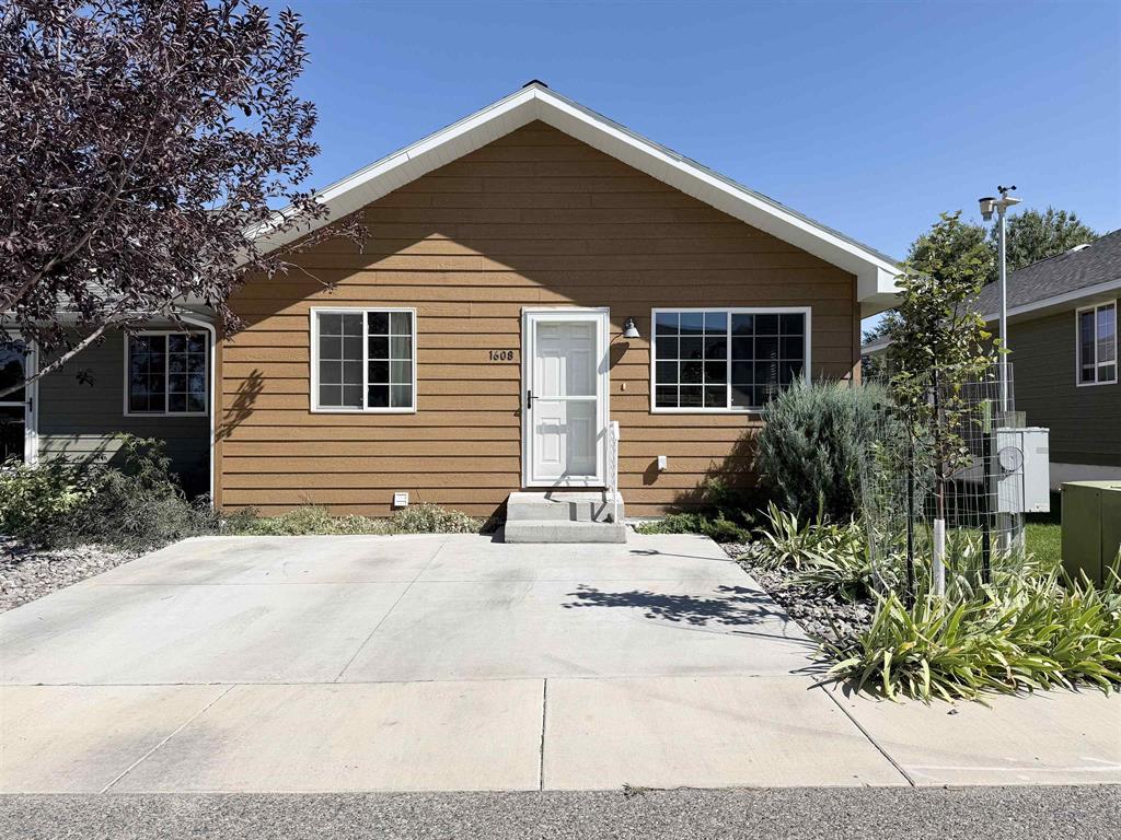 1608 Stella Ct