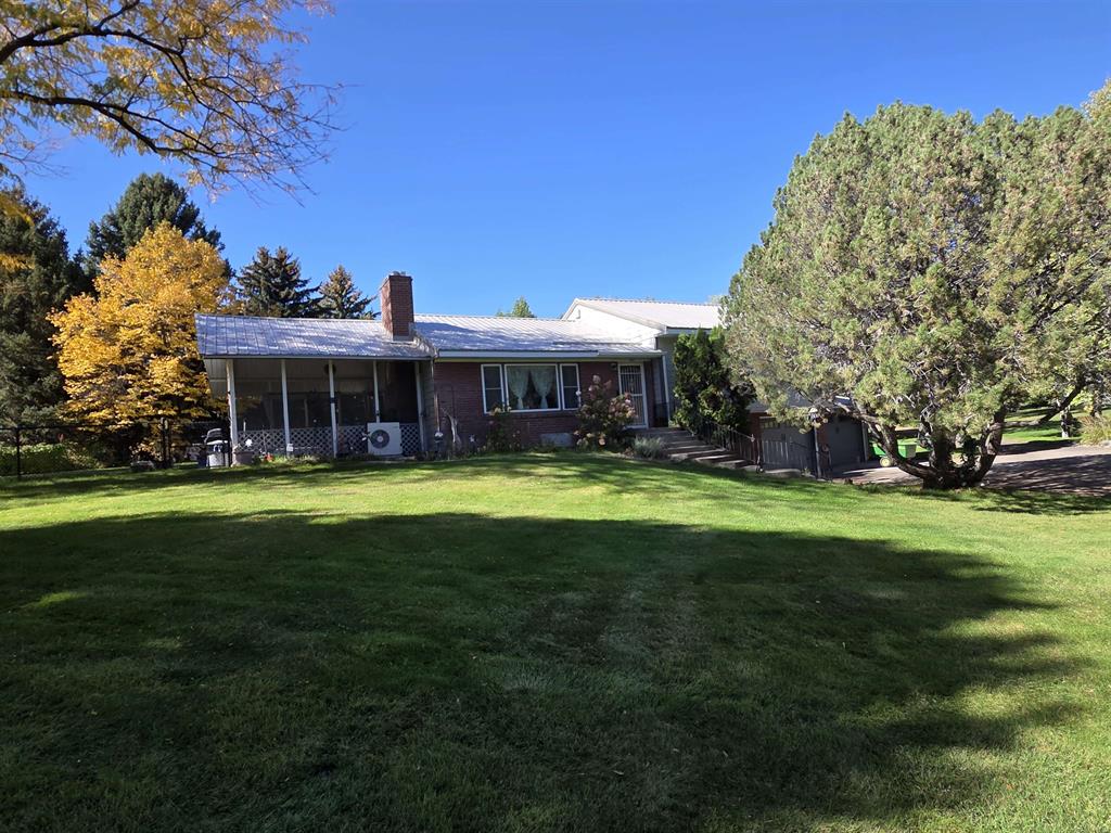 312 Crescent Dr